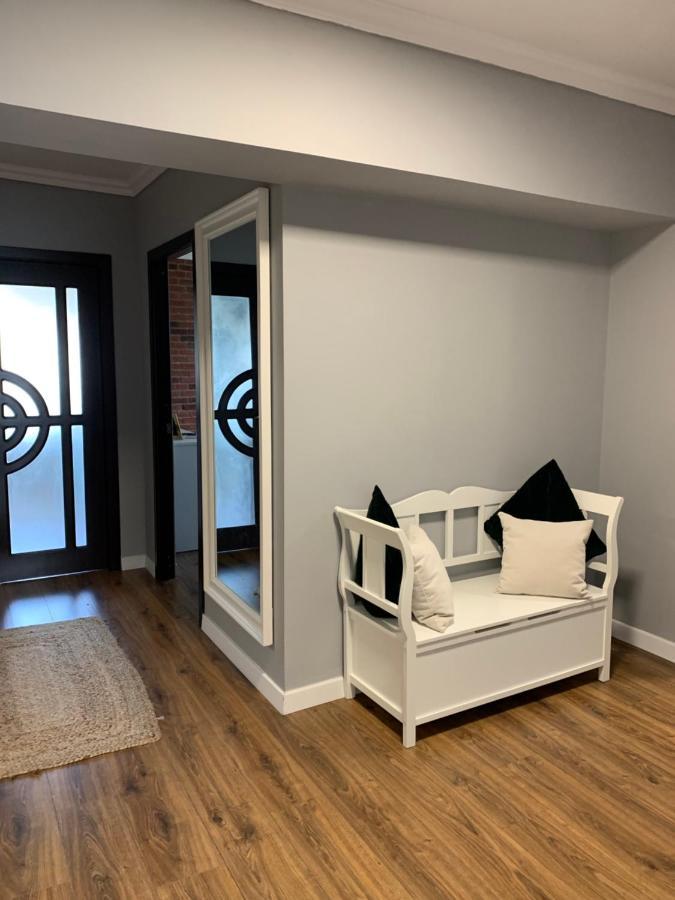 Aparthotel Claudia -Self Check-In Braila Bagian luar foto