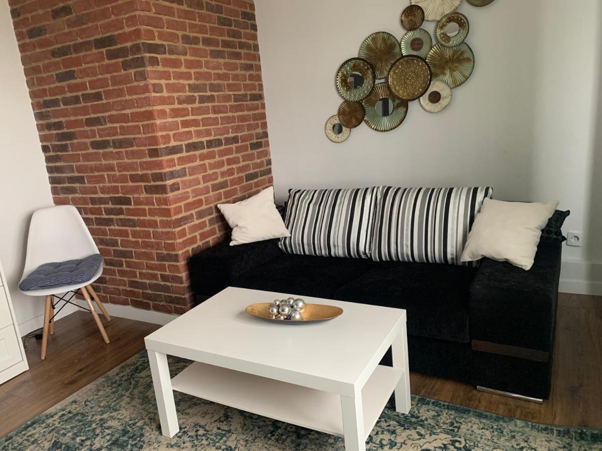 Aparthotel Claudia -Self Check-In Braila Bagian luar foto